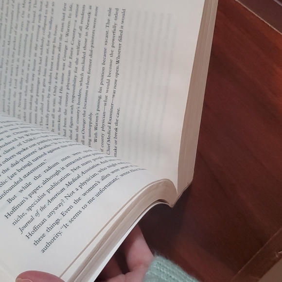 The Radium Girls by Kate Moore - Picture 4 of 4